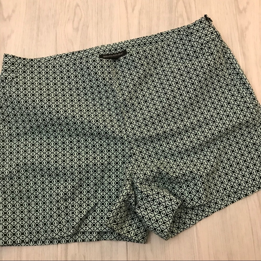Banana Republic Mint & Black Shorts sz: 8
